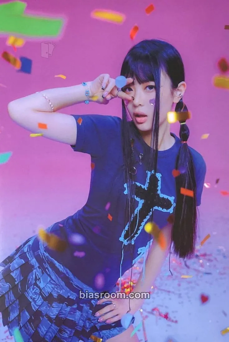 Hanni NewJeans 1st EP “New Jeans” Photocard - NewJeans - NewJeans K-pop photocard