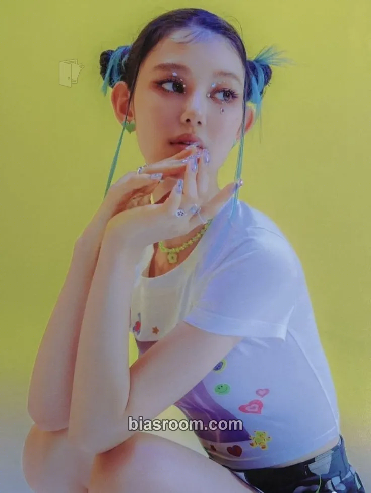 Danielle NewJeans 1st EP “New Jeans” Photocard - NewJeans - NewJeans K-pop photocard
