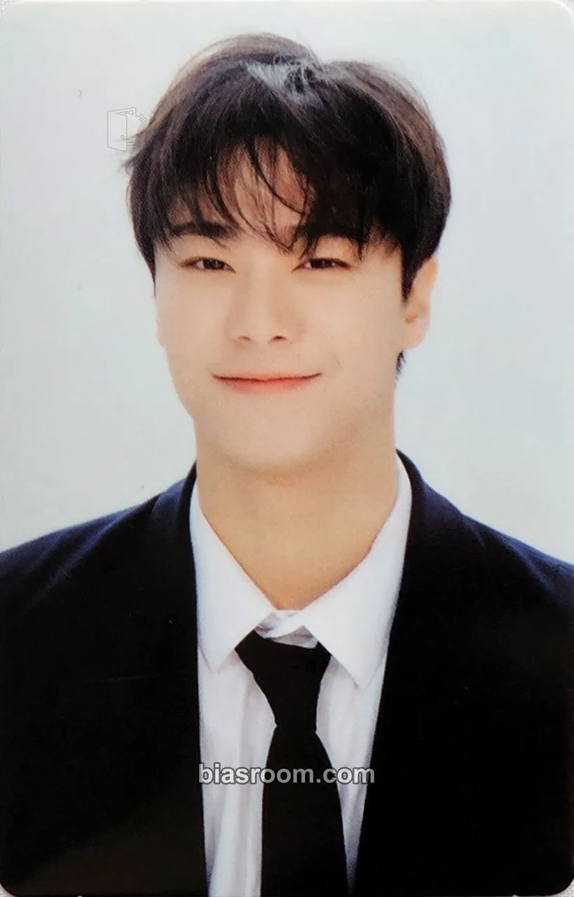 Moonbin 2023 Season’s Greetings Photocard - ASTRO - ASTRO K-pop photocard