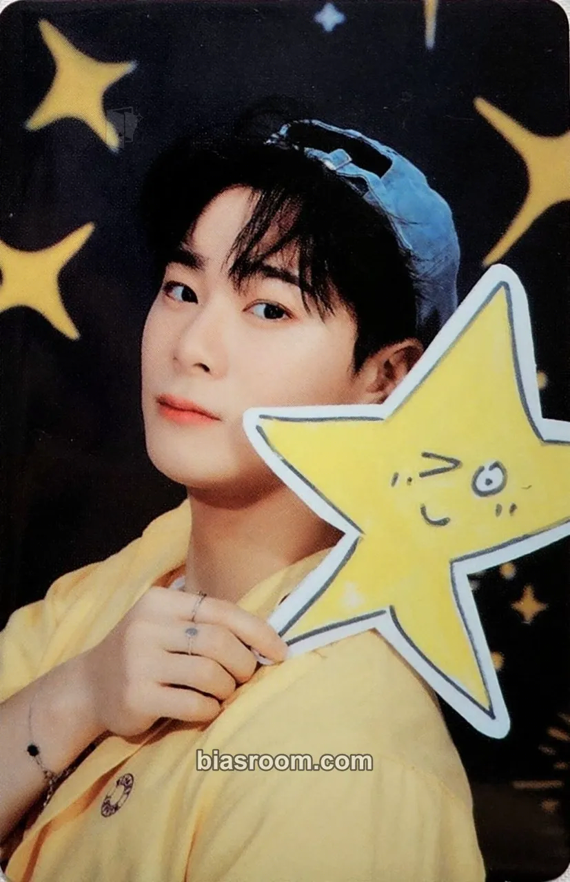 Moonbin 2023 Season’s Greetings Photocard - ASTRO - ASTRO K-pop photocard