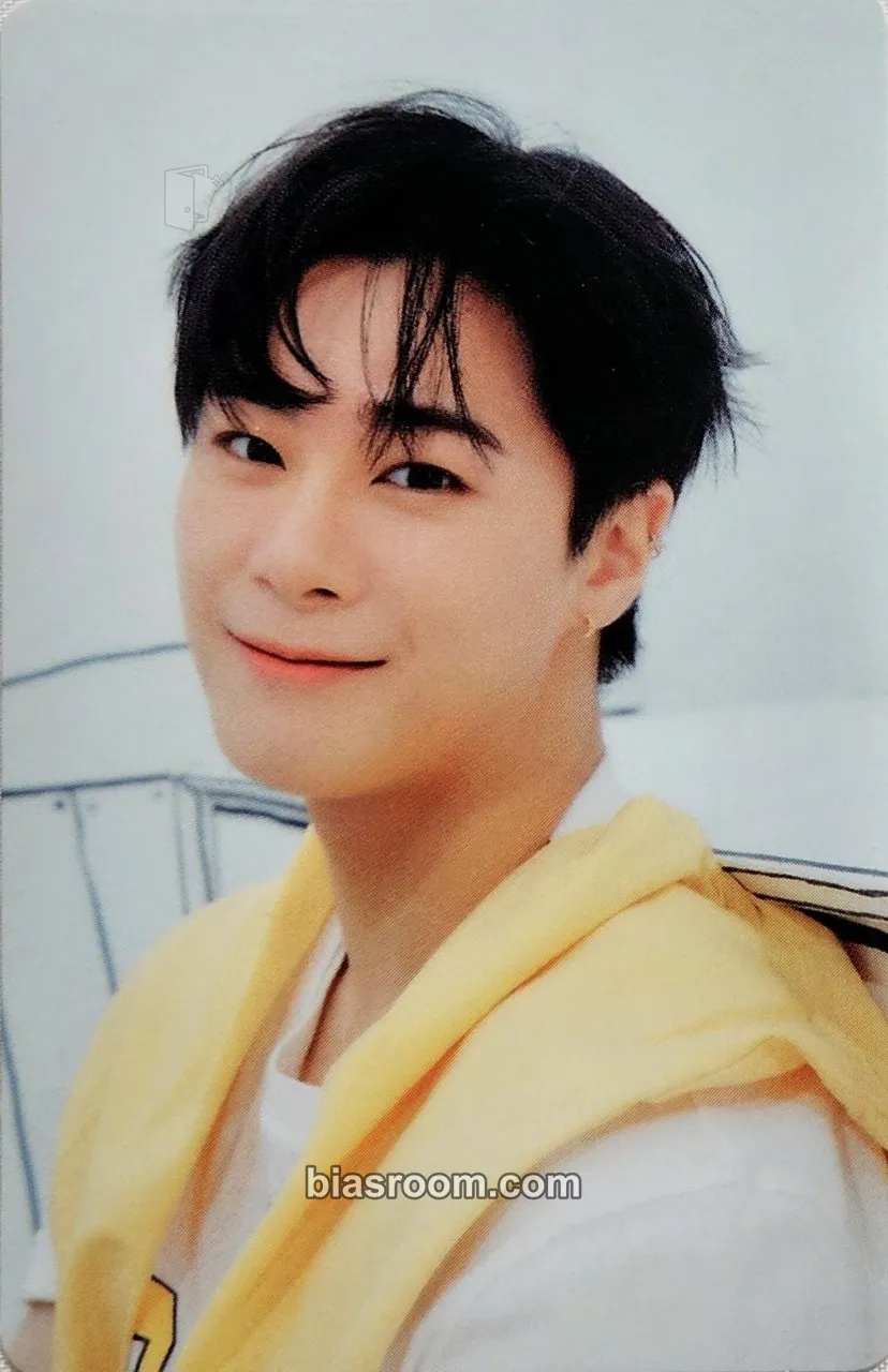 Moonbin 2023 Season’s Greetings Photocard - ASTRO - ASTRO K-pop photocard