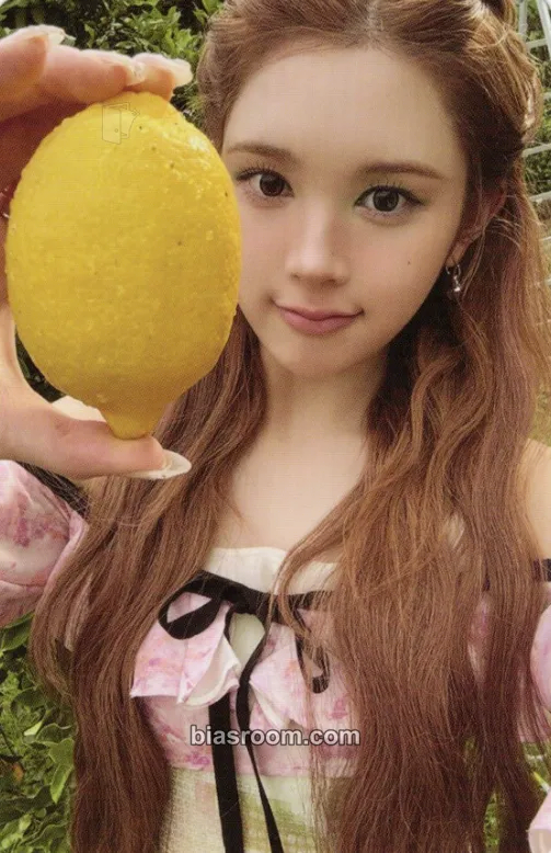 A-na Lemon Tang Photocard - Hearts2Hearts - Hearts2Hearts K-pop photocard