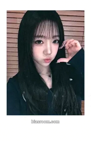 Shion Photocards (tripleS) | Bias Room