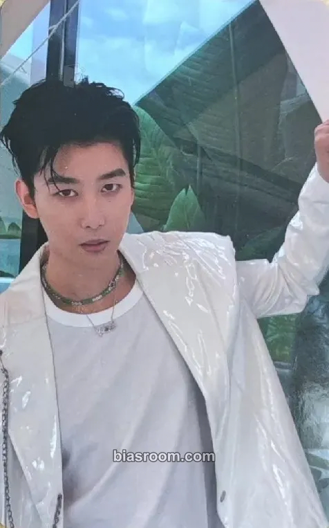 Yixuan 2023 Yuehua Family Concert Photocard - UNIQ - UNIQ K-pop photocard