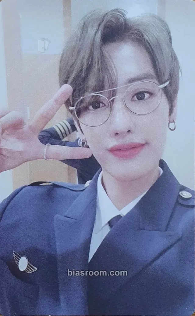 Golden Child - TAG - Pump It Up Album album photocard C version