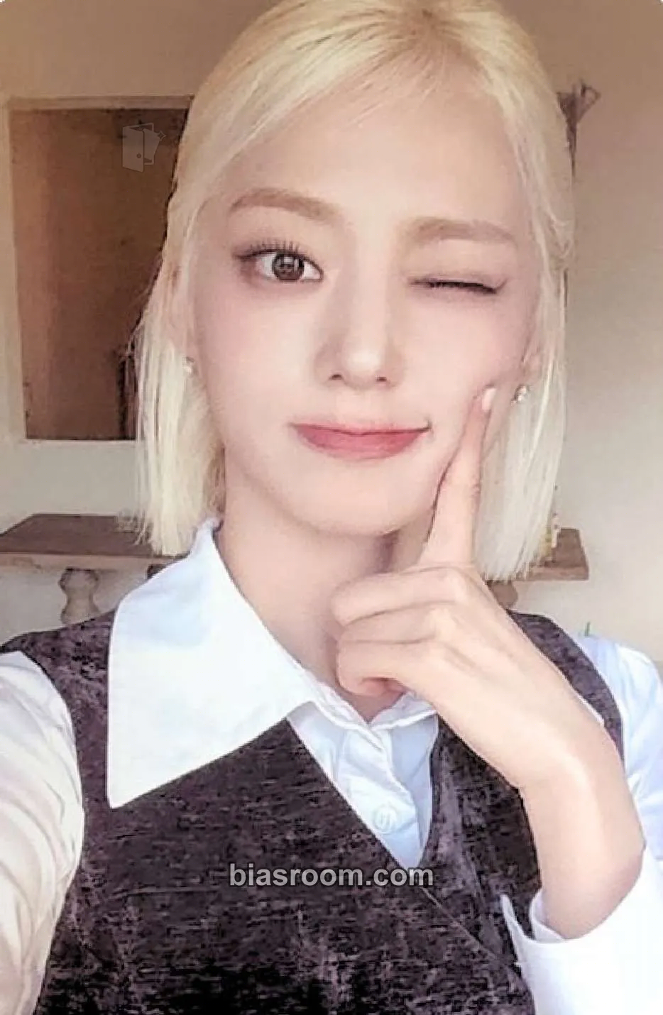 Yeeun 2024 Season's greetings Photocard - EL7Z UP - EL7Z UP K-pop photocard