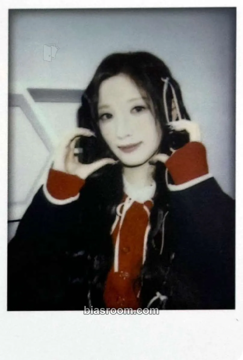 Yuki 2024 Season's greetings Photocard - EL7Z UP - EL7Z UP K-pop photocard
