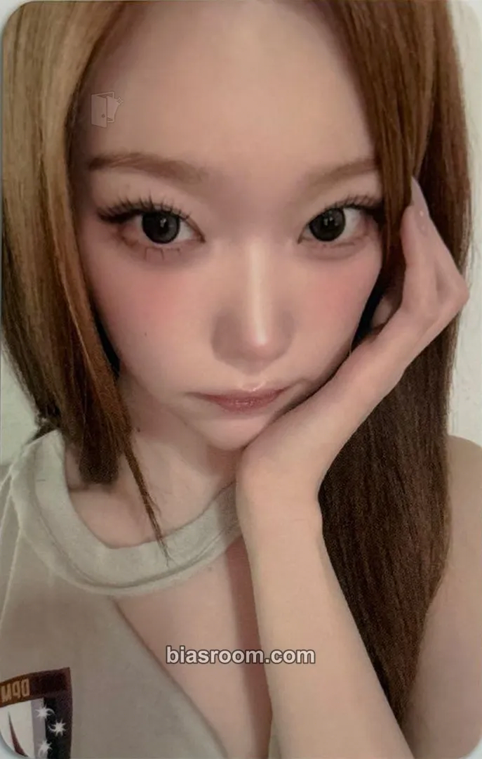 Tsuki The Collective Soul and Unconscious: Chapter Two Photocard - Billlie - Billlie K-pop photocard