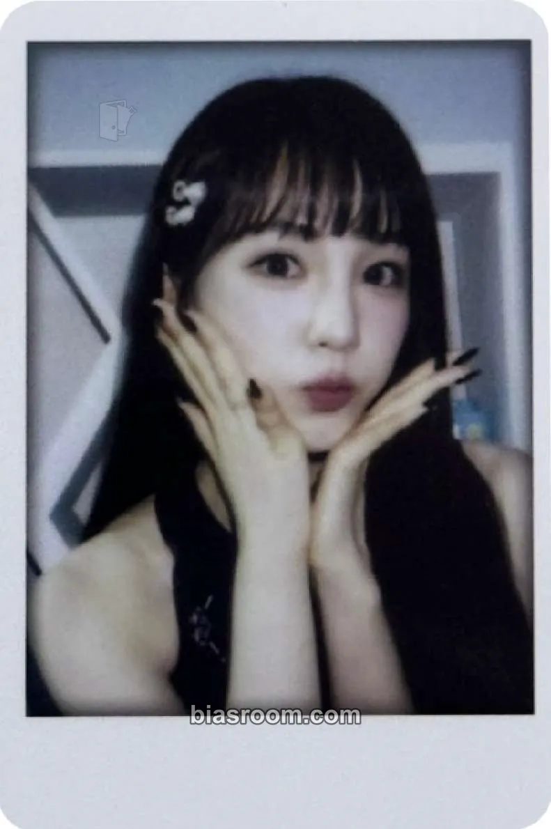 Nana 2024 Season's greetings Photocard - EL7Z UP - EL7Z UP K-pop photocard