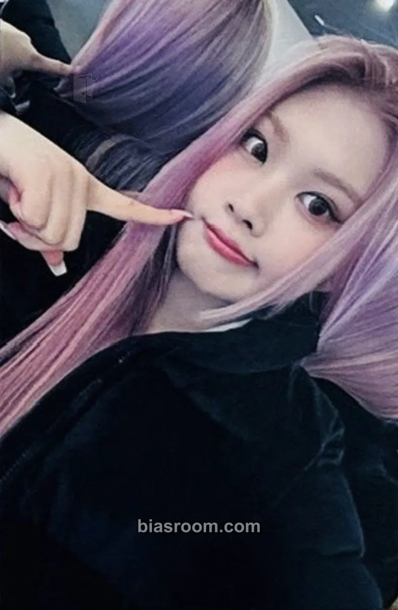 Swan 2023 'FESTA' Tour Photocard - PURPLE KISS - PURPLE KISS K-pop photocard