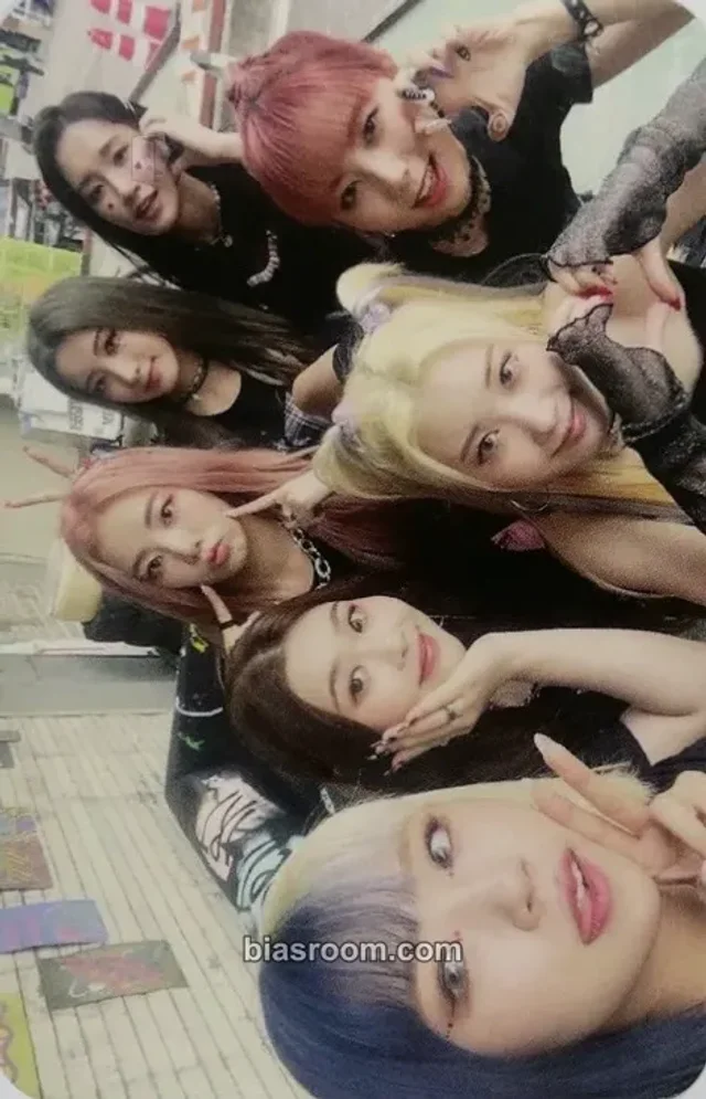 PURPLE KISS - HIDE & SEEK Album dear my muse (dmm) winner benefit