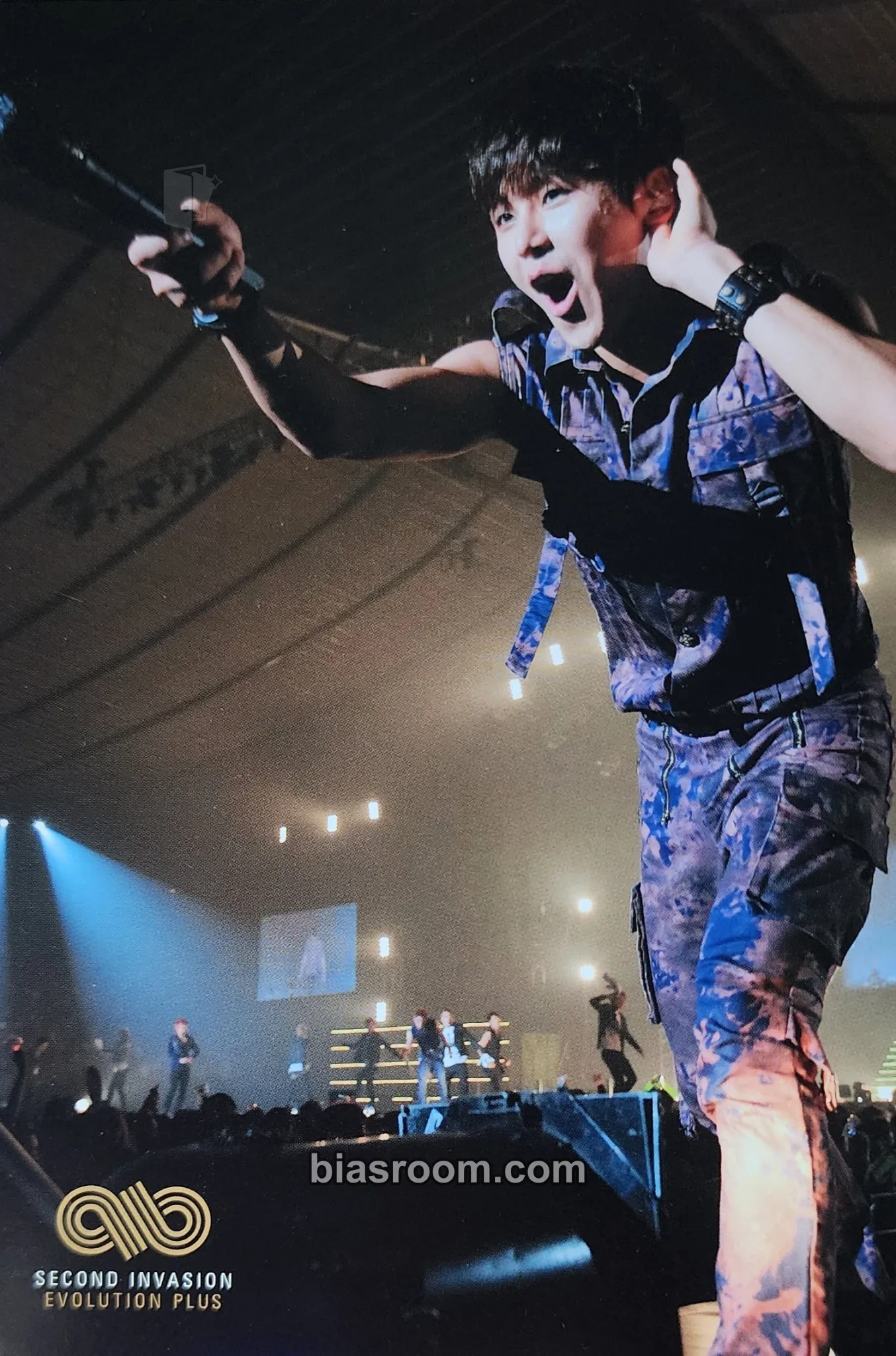 Hoya INFINITE <Second Invasion Evolution Plus 1st Arena Tour in Japan> DVD Photocard - INFINITE - INFINITE K-pop photocard