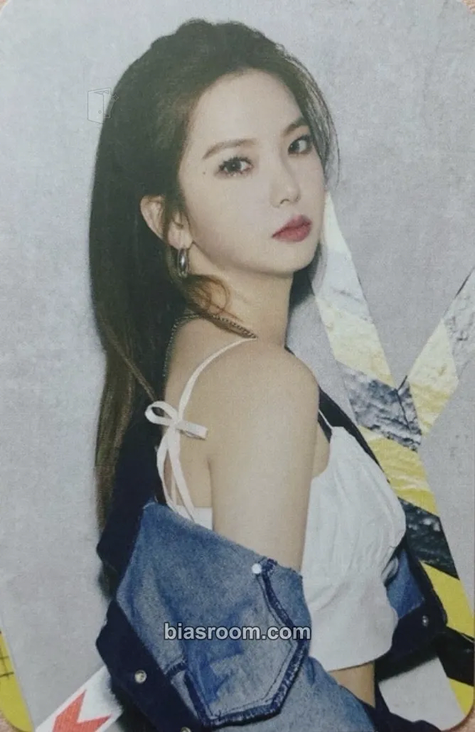 Yujin 2020 Season's Greetings Photocard - CLC - CLC K-pop photocard