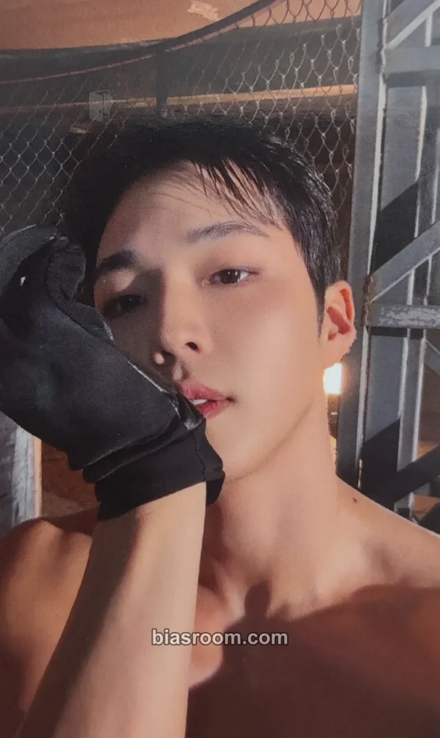 WILD WILD - Choi Jay - WILD WILD SHOW Event keyring merch photocard