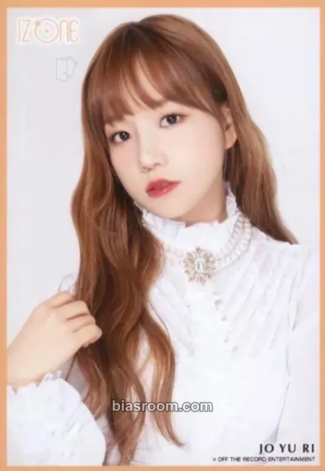 Jo Yuri KCON 2019 Photocard - IZ*ONE - IZ*ONE K-pop photocard