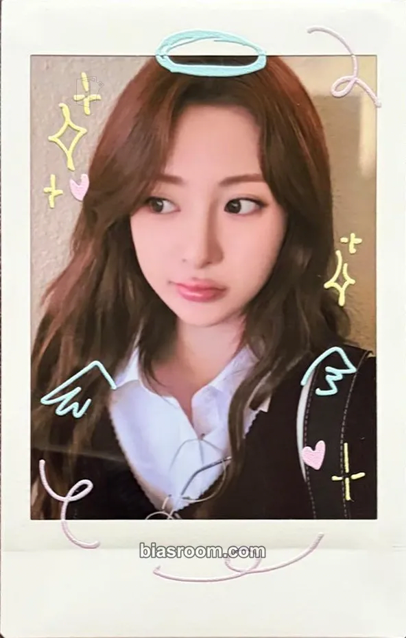 Huh Yunjin Japan Original Merchandise 'School Days' Photocard - LE SSERAFIM - LE SSERAFIM K-pop photocard