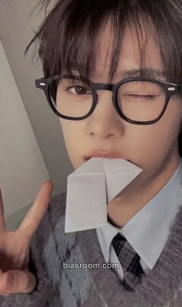 VAY ONN - Ayang - 2025 iNKODE Fanmeeting 'N.A.V.Y : New And Vibrant Youth' Event trading card