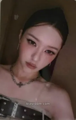 Chanelle Moon Imperfect-I’mperfect Photocard - FIFTY FIFTY - FIFTY FIFTY K-pop photocard