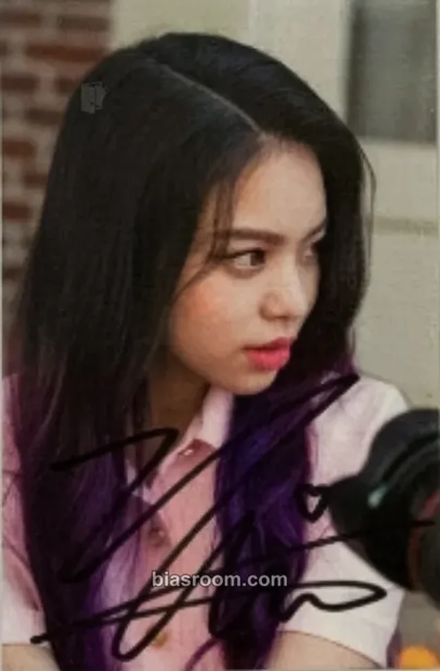 Cherry Bullet - Linlin - Love Adventure Album autographed fansign