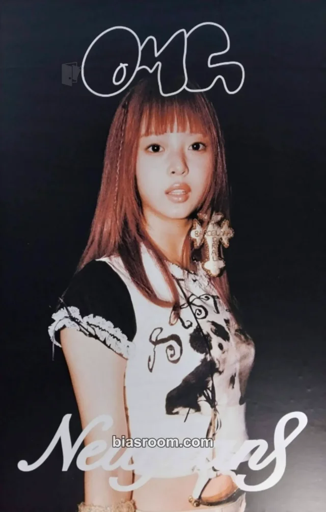NewJeans - Hanni - NewJeans “OMG” Album poster poster set merch