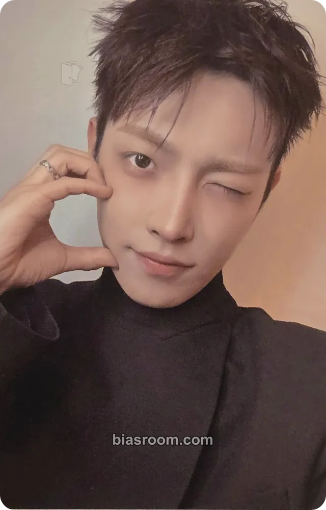 Hongjoong GOLDEN HOUR : Part.5 Photocard - ATEEZ - ATEEZ K-pop photocard
