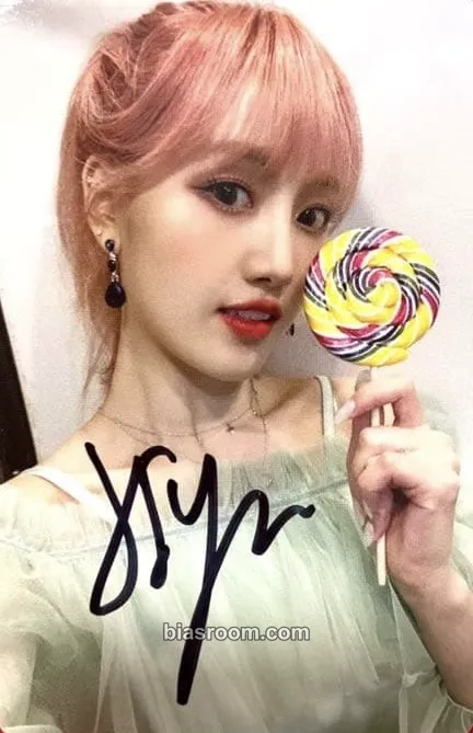 Haeyoon Cherry Rush Photocard - Cherry Bullet - Cherry Bullet K-pop photocard