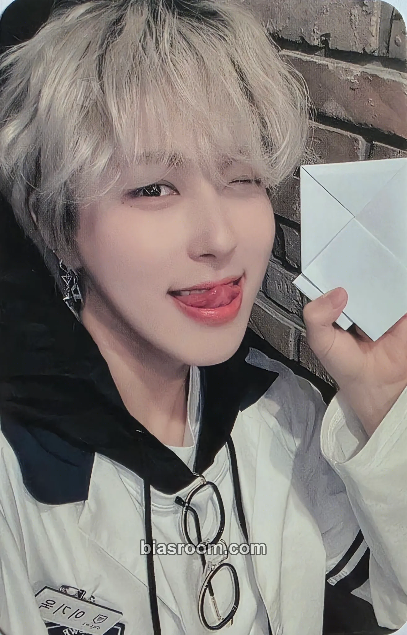 Giuk Planet Nine: Isotropy Photocard - ONEWE - ONEWE K-pop photocard