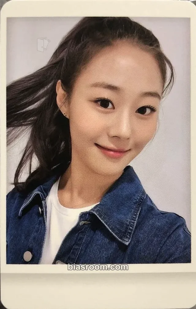 Cherry Bullet - Chaerin - Cherry Wish Album musicart (music art) pob (pre-order benefit) polaroid