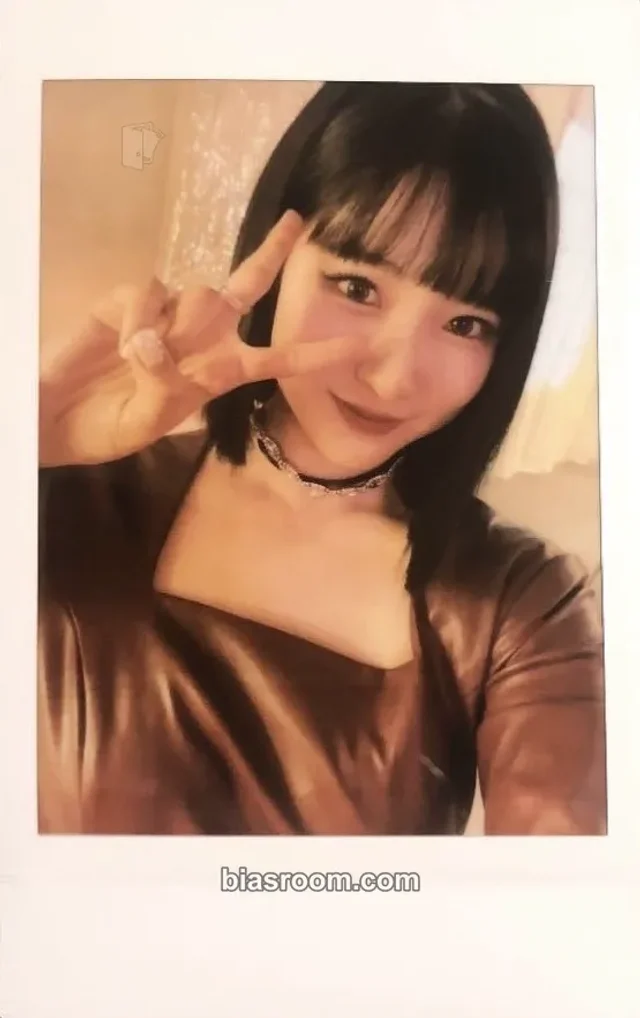 Cherry Bullet - Remi - Cherry Wish Album polaroid tower records japan