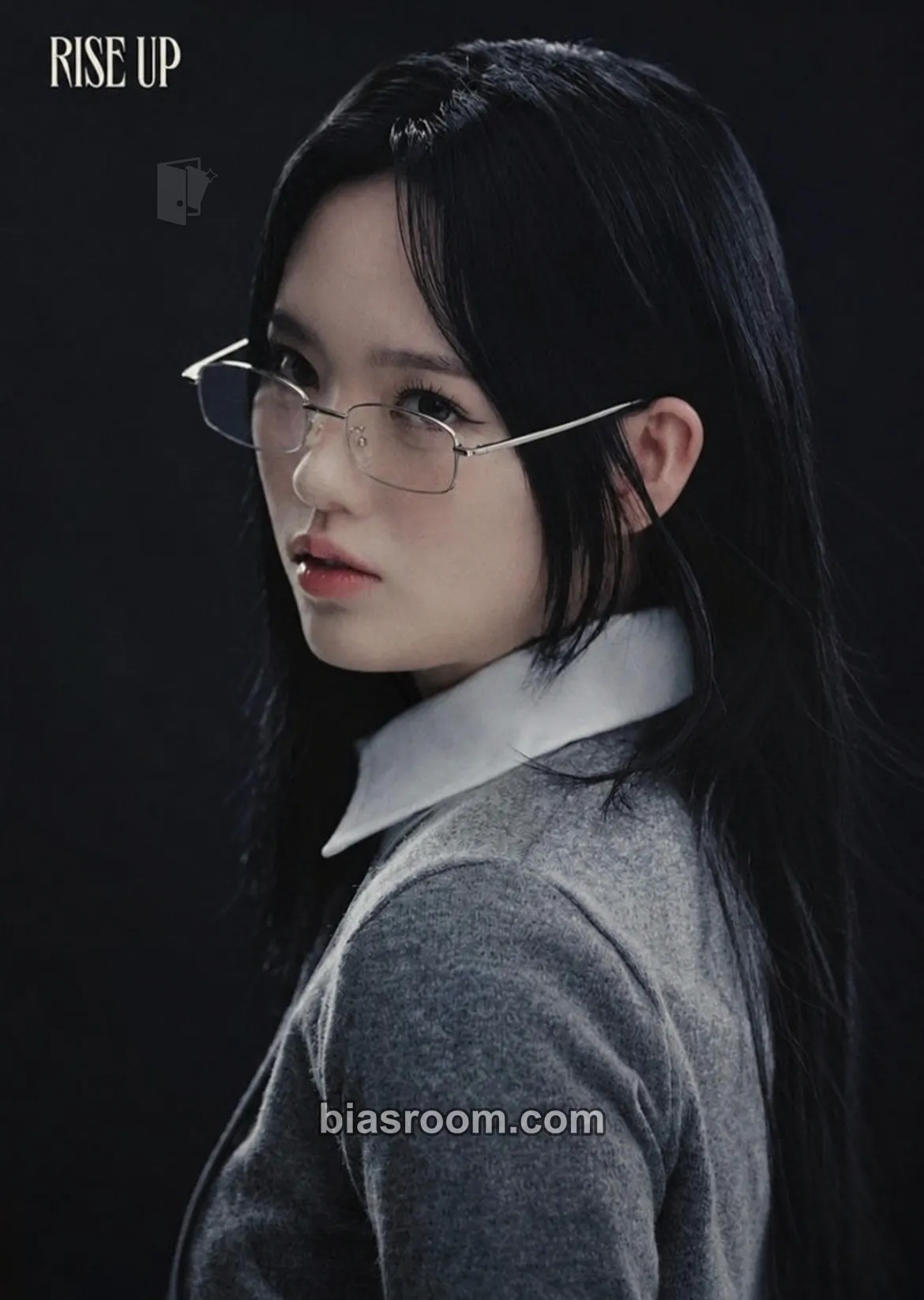 Rio “Rise Up” Official Goods Photocard - NiziU - NiziU K-pop photocard