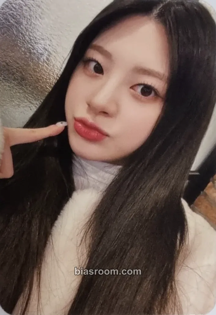 Seeun Teddy Bear Photocard - STAYC - STAYC K-pop photocard