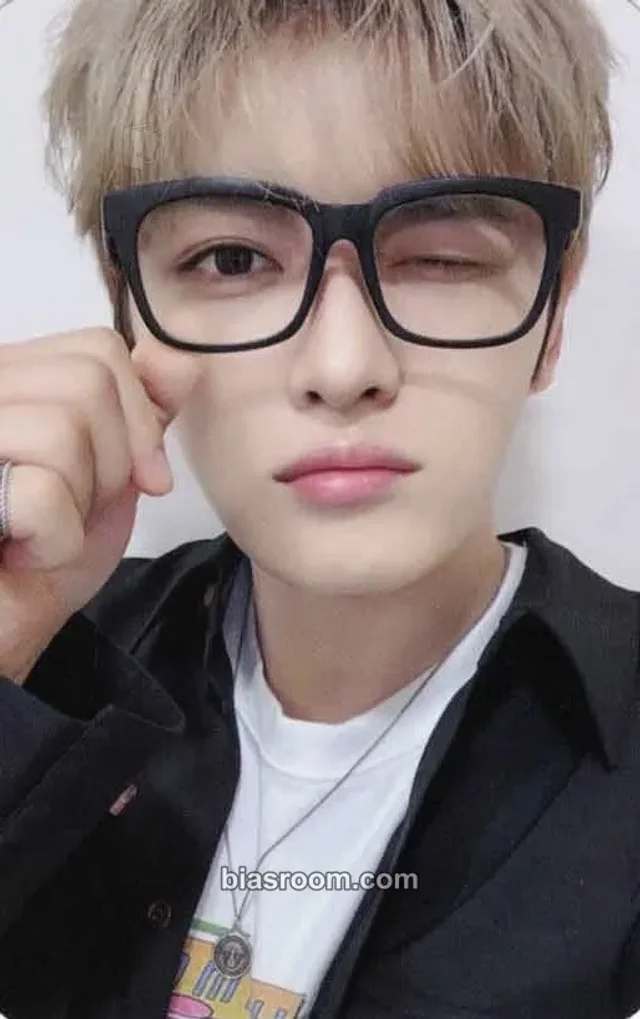 Kim Jae-joong - Kim Jae-joong - Beauty in Chaos Album makestar fansign