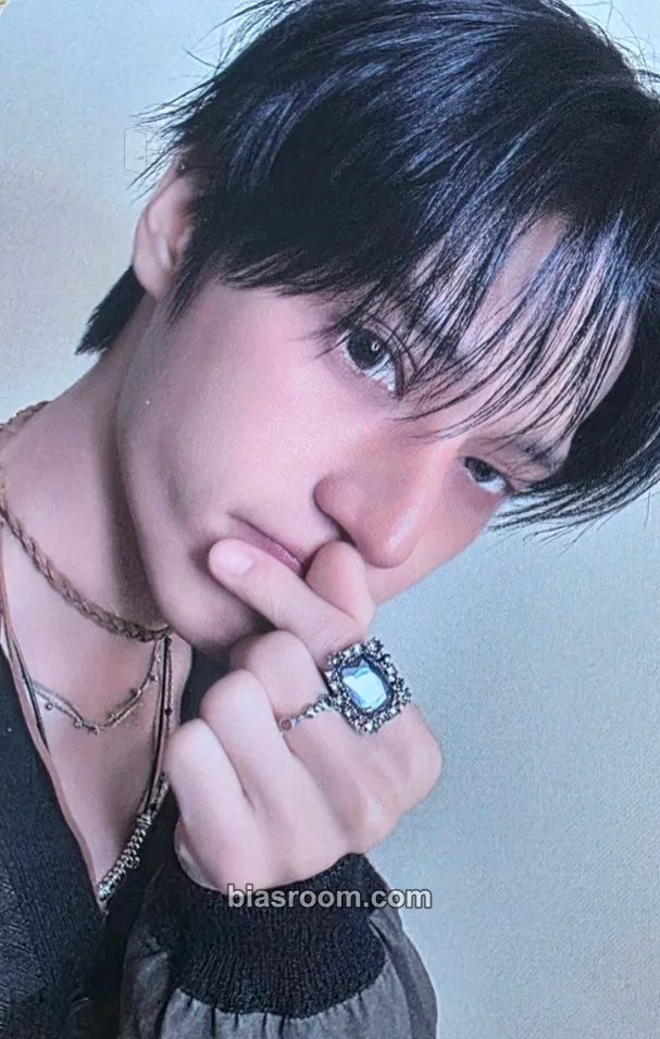 Wooyoung GOLDEN HOUR : Part.5 Photocard - ATEEZ - ATEEZ K-pop photocard