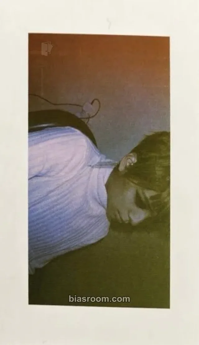 f(x) - Amber - Red Light Album photocard set horizontal