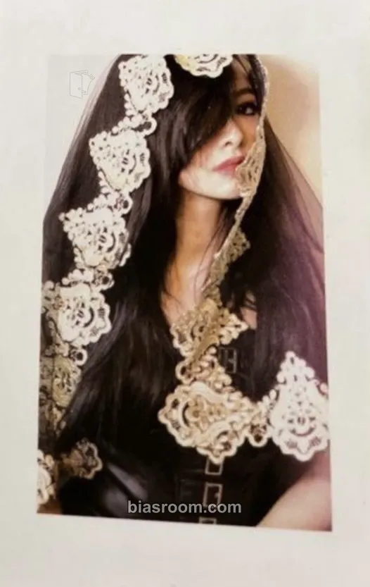 Victoria Red Light Photocard - f(x) - f(x) K-pop photocard
