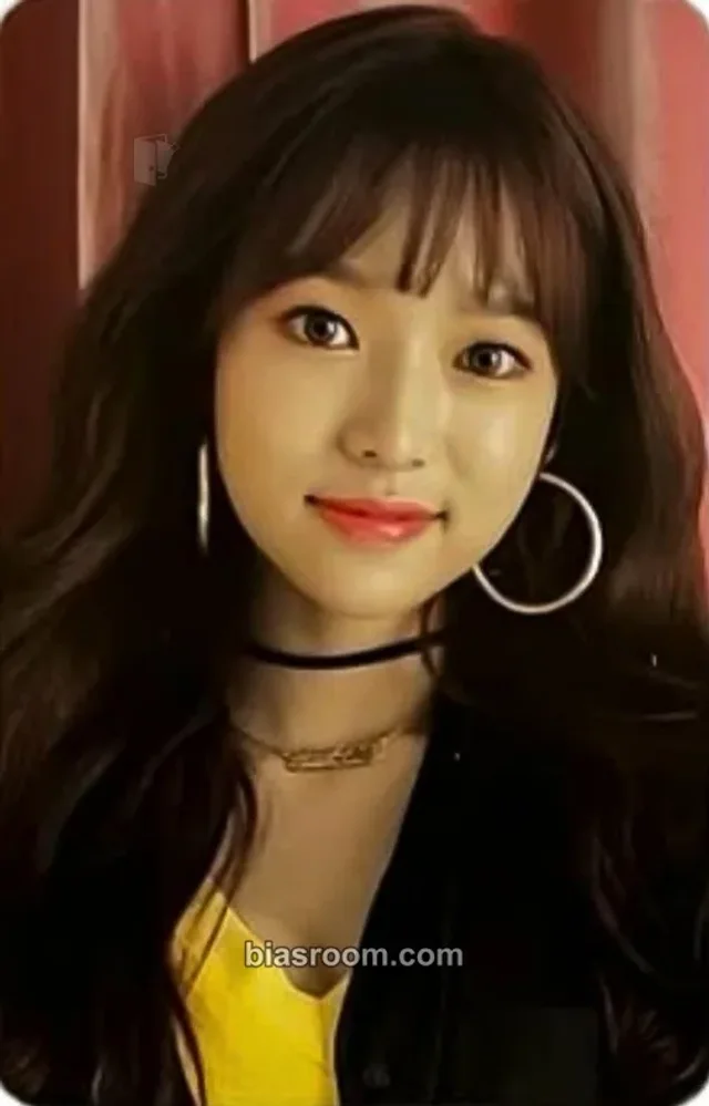 APRIL - Yena - The Ruby Album album photocard