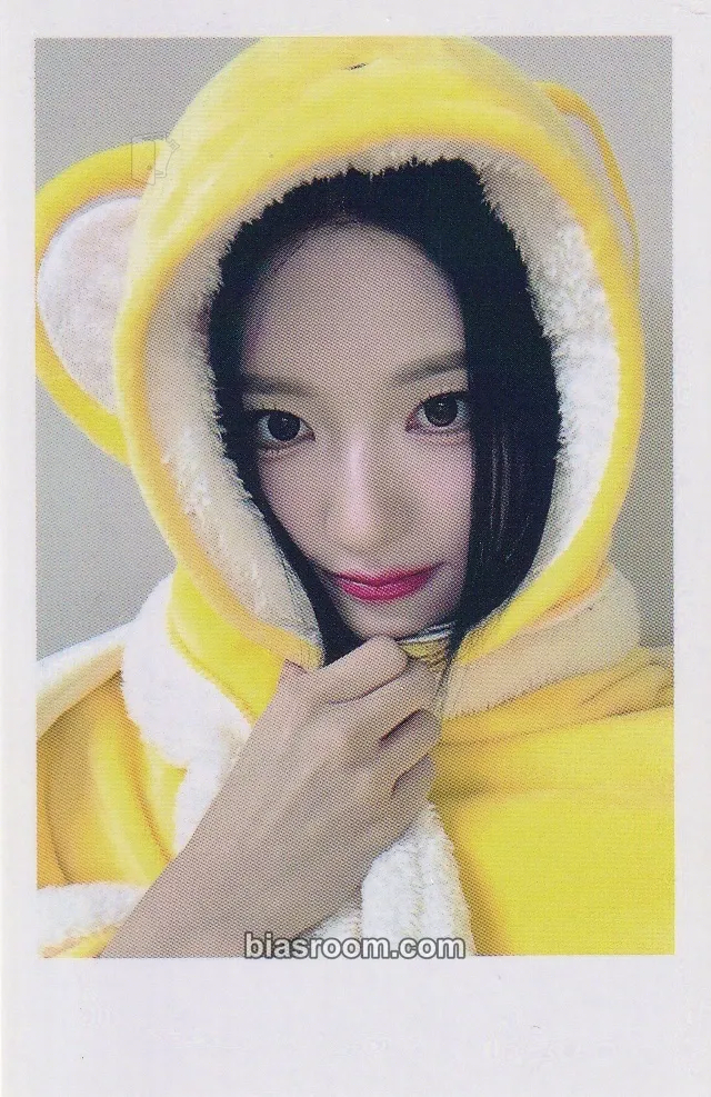 Xinyu Performante Photocard - tripleS - tripleS K-pop photocard
