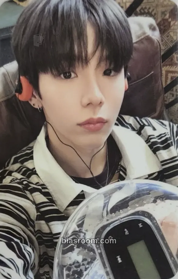 Shotaro On The Sing Street Pop-up Photocard - RIIZE - RIIZE K-pop photocard
