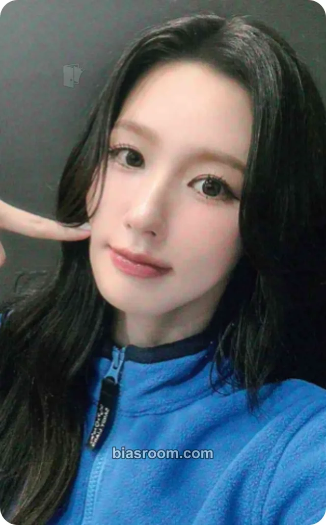 i-dle - Miyeon - MY, Lover Album everline video call (fancall) round 6 solo album