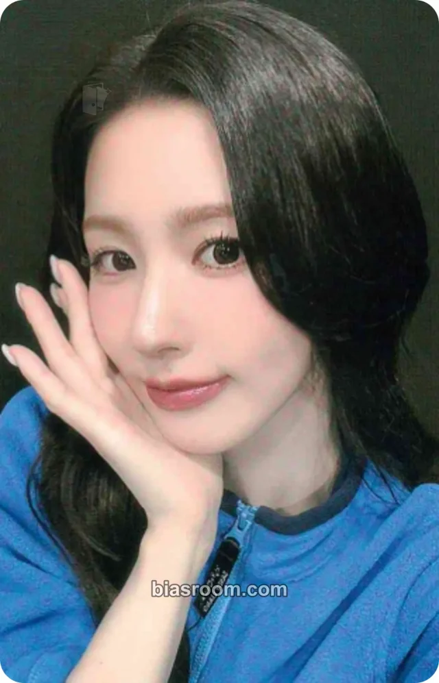 i-dle - Miyeon - MY, Lover Album everline round 6 video call (fancall) solo album