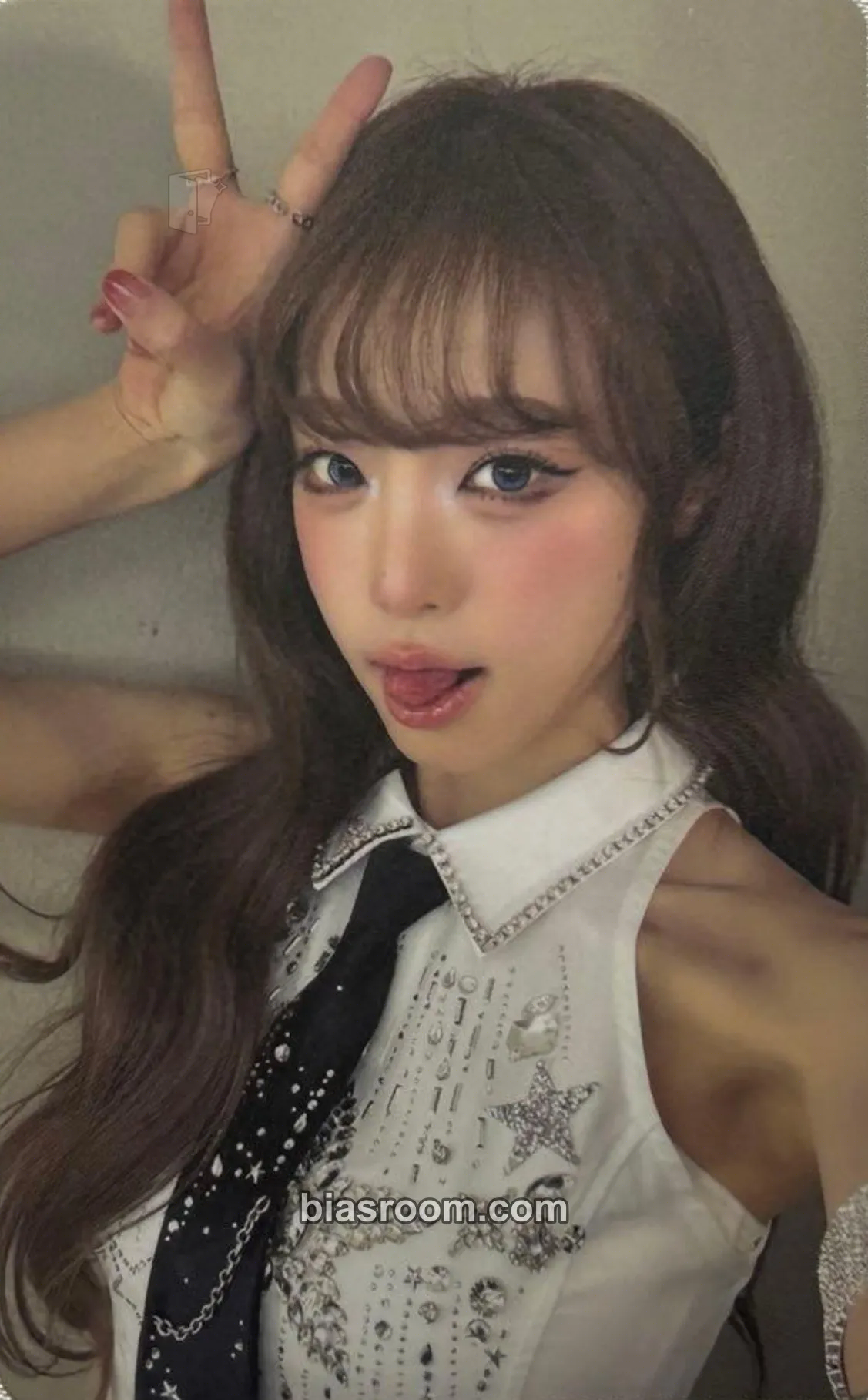 Yena 2026 Yena 1st Live Tour “So Near, Yet So Far, Another Wo2ld!” Photocard - Yena K-pop photocard