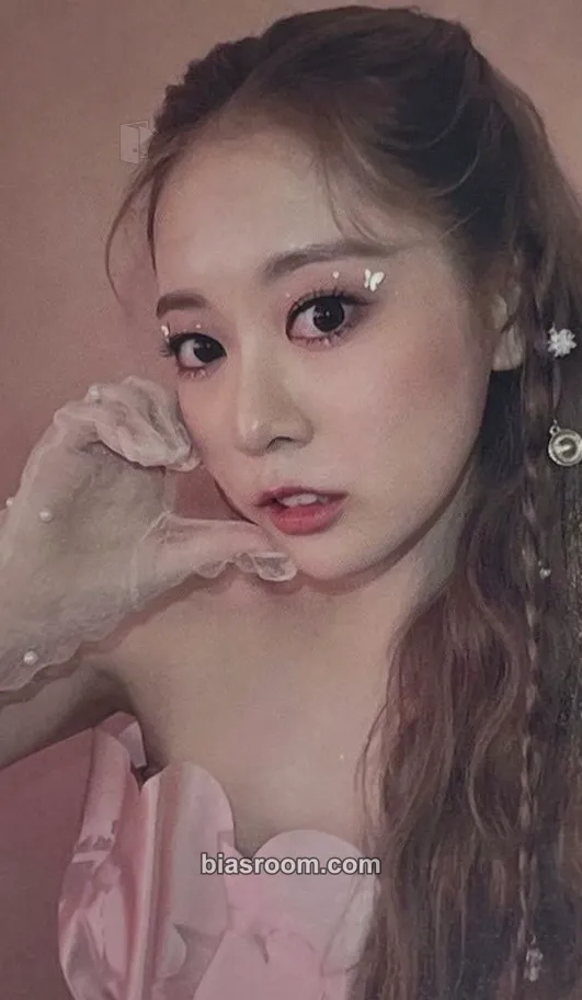 Bora Cherry Wish Photocard - Cherry Bullet - Cherry Bullet K-pop photocard