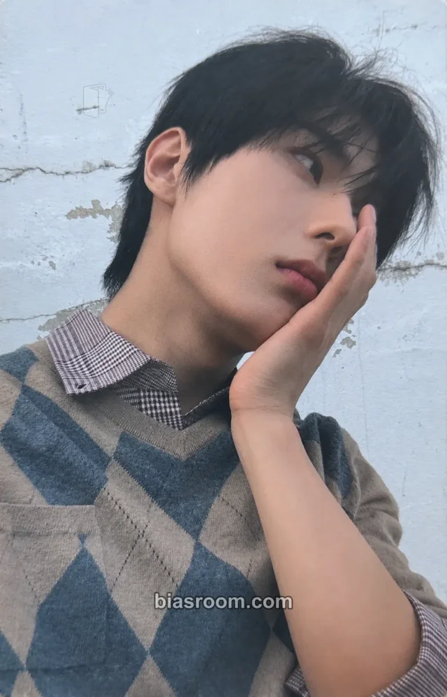 WHIB - Leejeong - Esquire Photobook : Journey Jeong Other A version magazine photocard