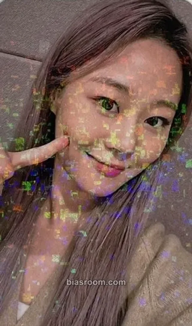 Cherry Bullet - Chaerin - Cherry Wish Album jjmuze (jj muze) holographic (hologram) round 2 video call (fancall)