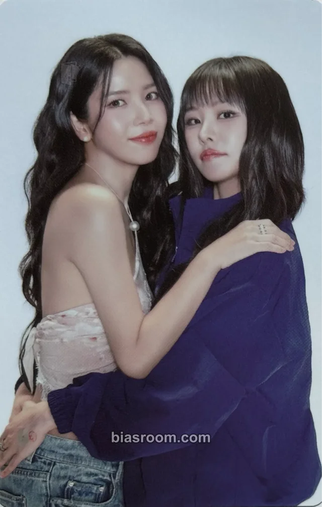 MAMAMOO - Solar & Wheein - 4WARD World Tour Event merch photocard trading card