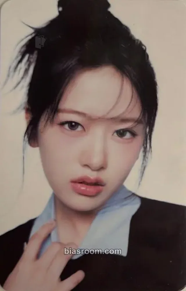 IVE - Yujin - IVE EMPATHY Album hottracks purchase benefit holographic (hologram)
