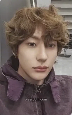 Anton On The Sing Street Pop-up Photocard - RIIZE - RIIZE K-pop photocard