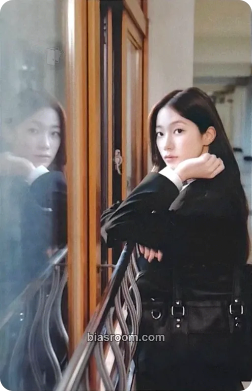 Kazuha Japan Original Merchandise 'School Days' Photocard - LE SSERAFIM - LE SSERAFIM K-pop photocard