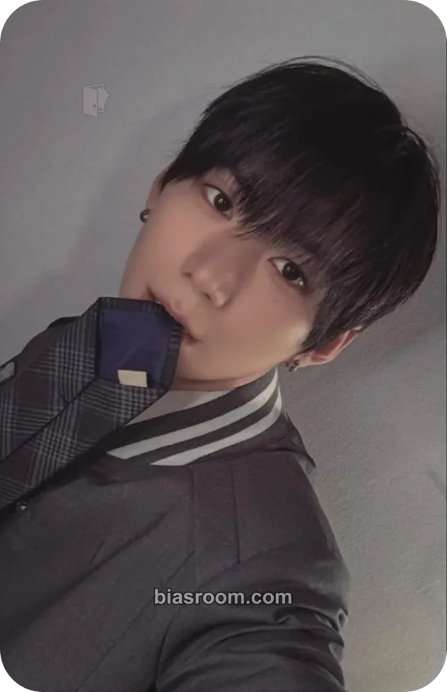 AHOF - Han - AHOF 1ST TOUR: THE FIRST SPARK Event tokyo entrance / attendance benefit photocard set