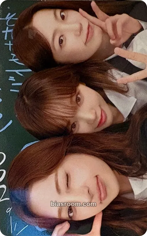 Japan Original Merchandise 'School Days' Photocard - LE SSERAFIM - LE SSERAFIM K-pop photocard